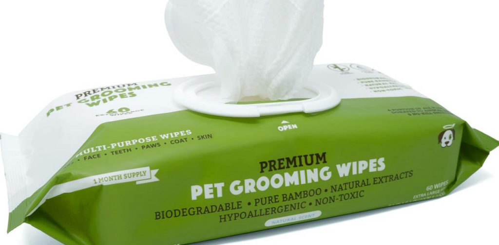 Pet grooming wipes